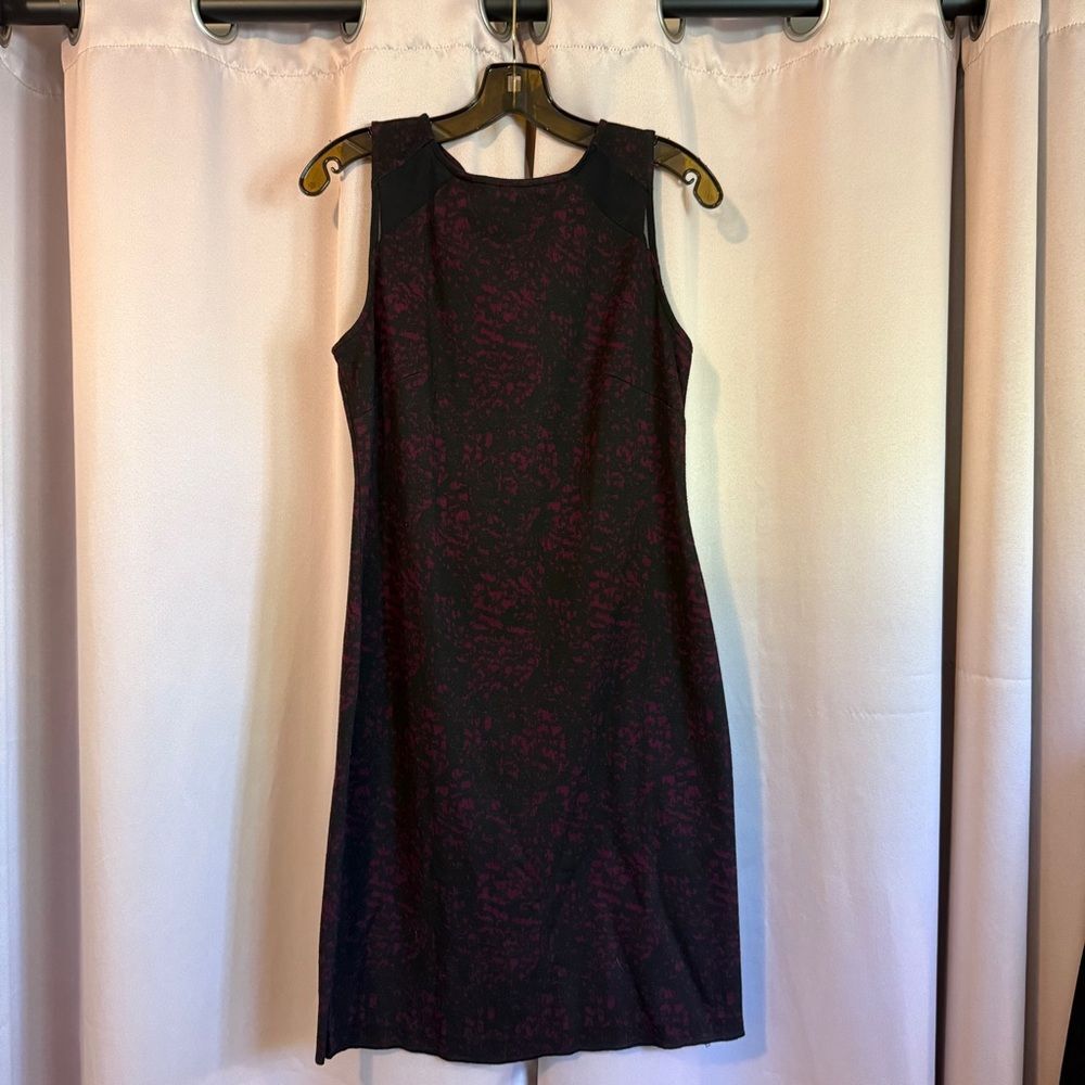 Banana Republic Black and Burgundy Sheath Midi Dress Sleeveless Crew Neck